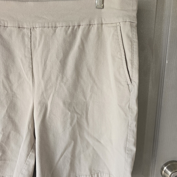 Talbots Bermuda Shorts Sz 16 Pull On Women Beige Casual - Picture 6 of 9